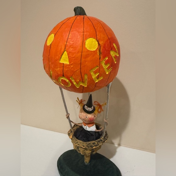 Lori Mitchell Halloween Heights Figurine - Picture 7 of 7